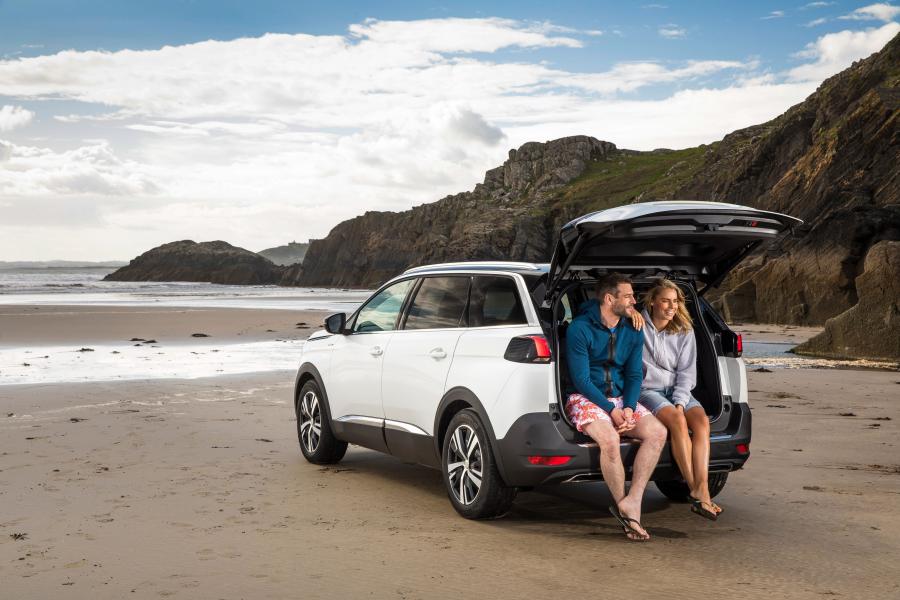  Peugeot 5008 GT Line 2017 года  (UK) (фото 17 из 30)